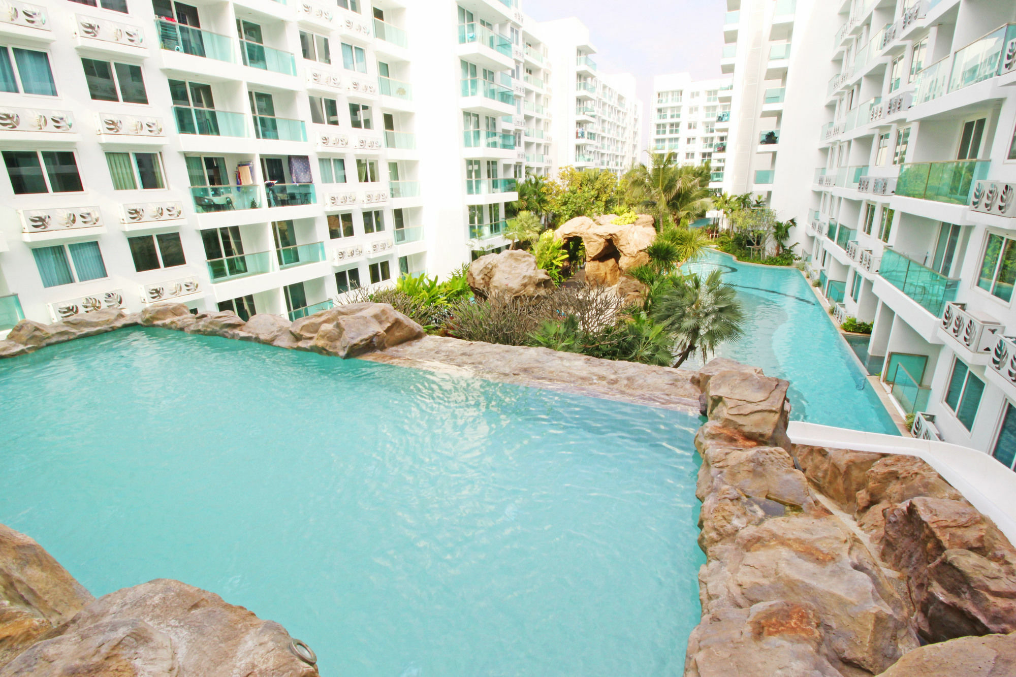 Amazon Residence By Pattaya Sunny Rentals Praia de Jomtien Exterior foto
